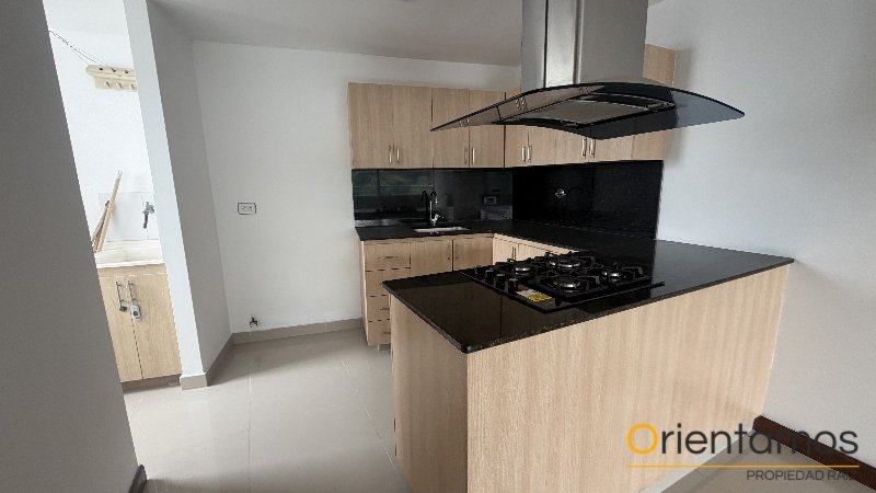 Apartamento disponible para el arriendo en Medellín el codigo es 21296 foto numero 4