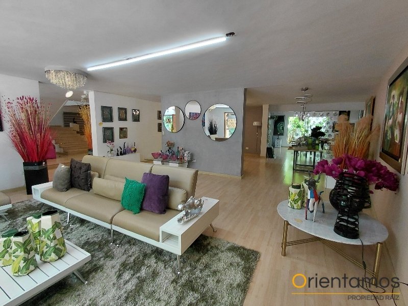 Casa-local disponible para el arriendo en Medellín el codigo es 21413 foto numero 2
