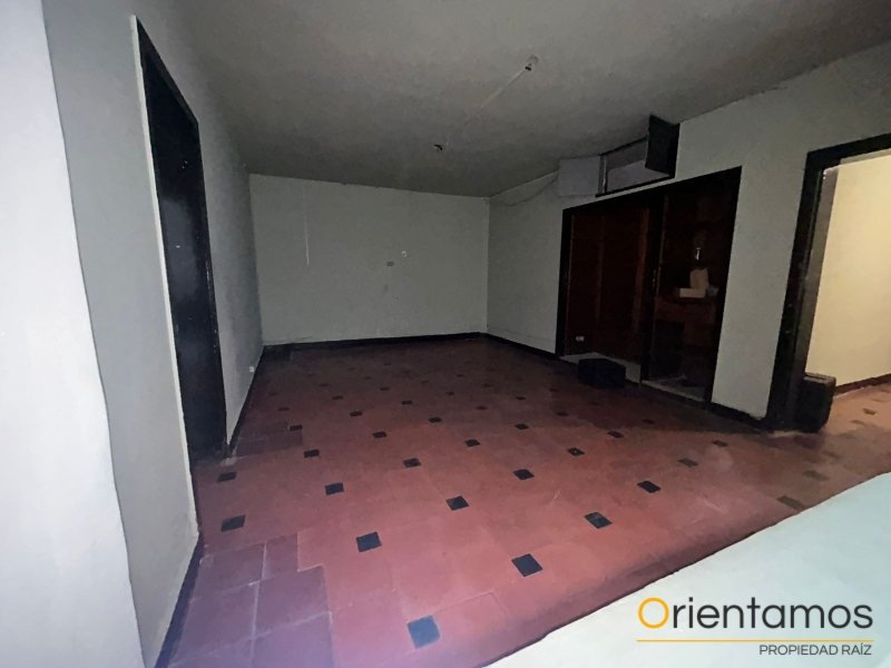 Casa-local disponible para el arriendo en Medellín el codigo es 21062 foto numero 3