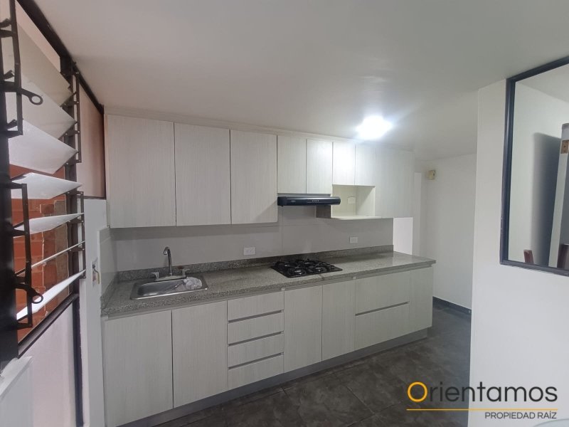 Apartamento disponible para el arriendo en Medellín el codigo es 21468 foto numero 4
