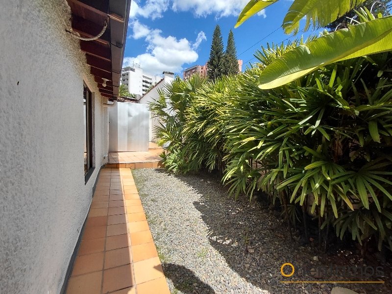 Casa-local disponible para el arriendo en Medellín el codigo es 21413 foto numero 16