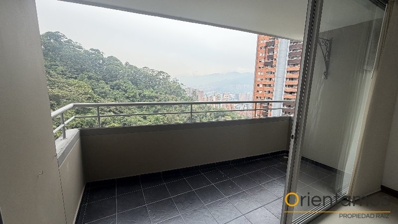 Apartamento disponible para el arriendo en Medellín el codigo es 21296 foto numero 3