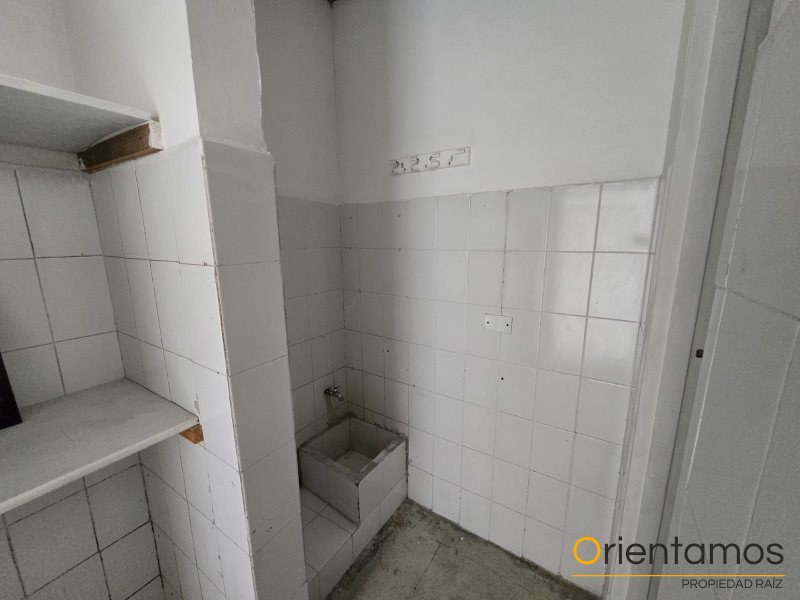 Local disponible para el arriendo en Medellín el codigo es 20979 foto numero 8