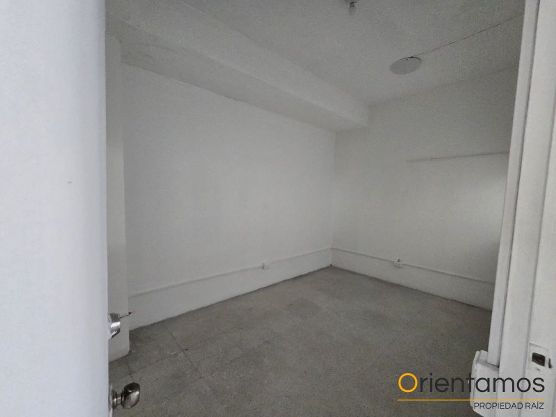 Local disponible para el arriendo en Medellín el codigo es 20979 foto numero 9