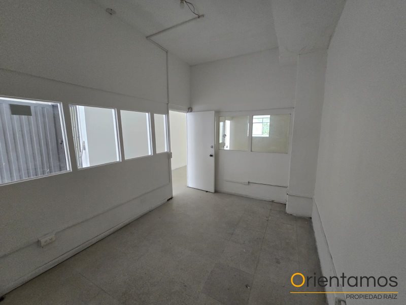 Local disponible para el arriendo en Medellín el codigo es 20979 foto numero 3