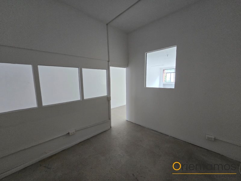 Local disponible para el arriendo en Medellín el codigo es 20979 foto numero 4
