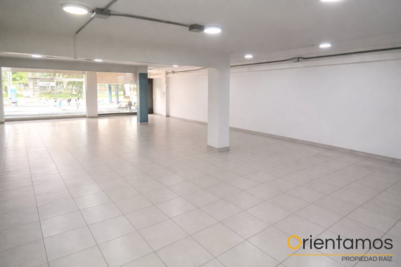 Local disponible para el arriendo en Medellín el codigo es 21018 foto numero 2