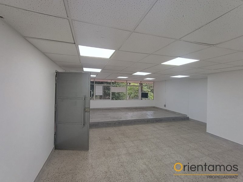 Local para el arriendo en Medellín - Belen el codigo es 21299 foto numero 3