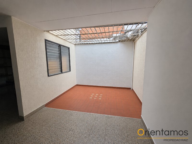 Casa-local disponible para el arriendo en Medellín el codigo es 21180 foto numero 10
