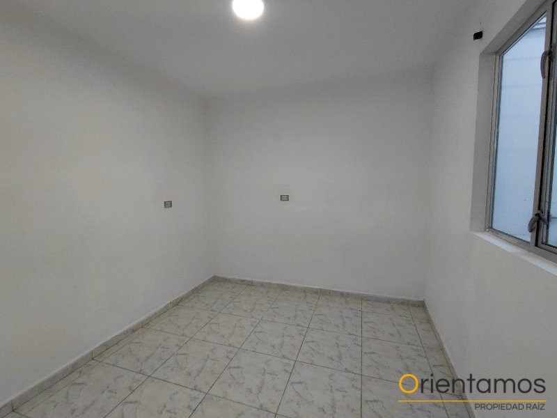 Casa-local disponible para el arriendo en Medellín el codigo es 16889 foto numero 8