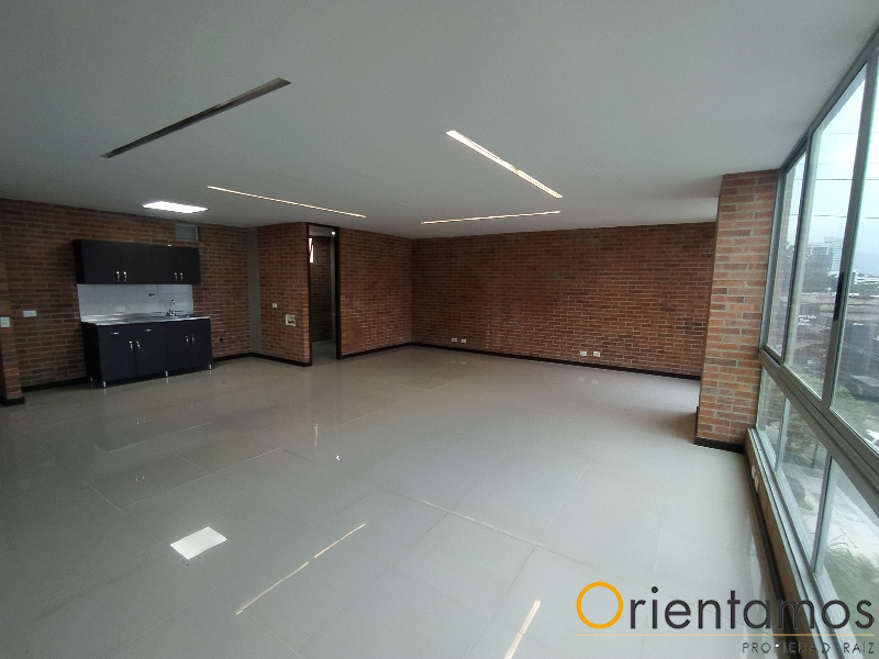 Oficina disponible para el arriendo en Medellín el codigo es 12659 foto numero 2