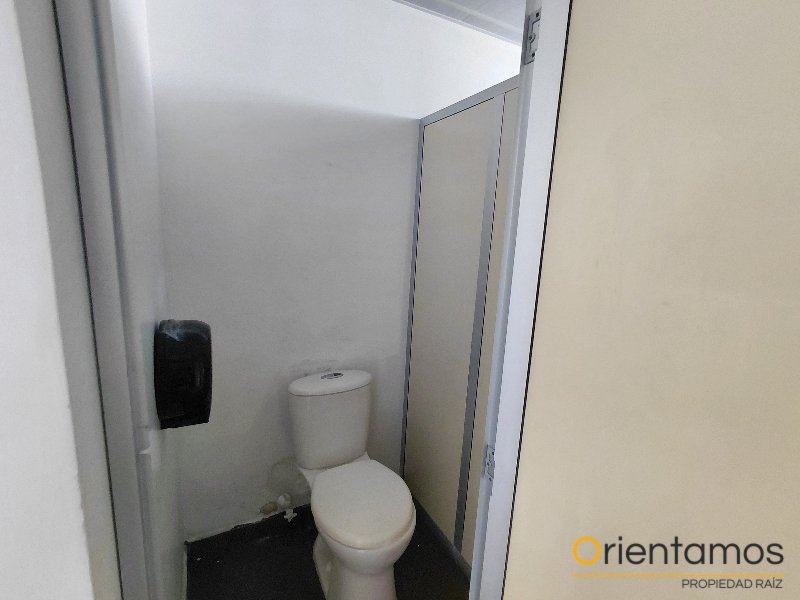 Casa-local disponible para el arriendo en Medellín el codigo es 16889 foto numero 11