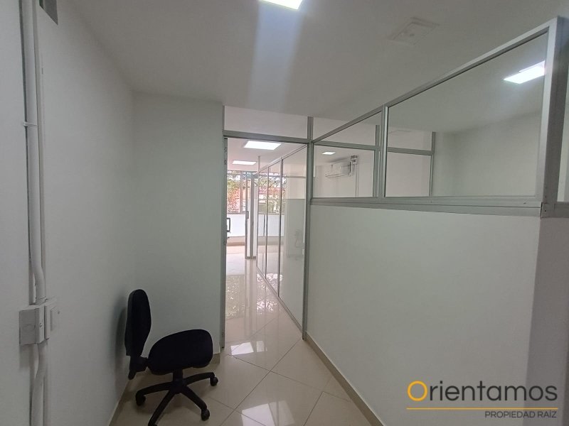 Oficina disponible para el arriendo en Medellín el codigo es 21325 foto numero 3
