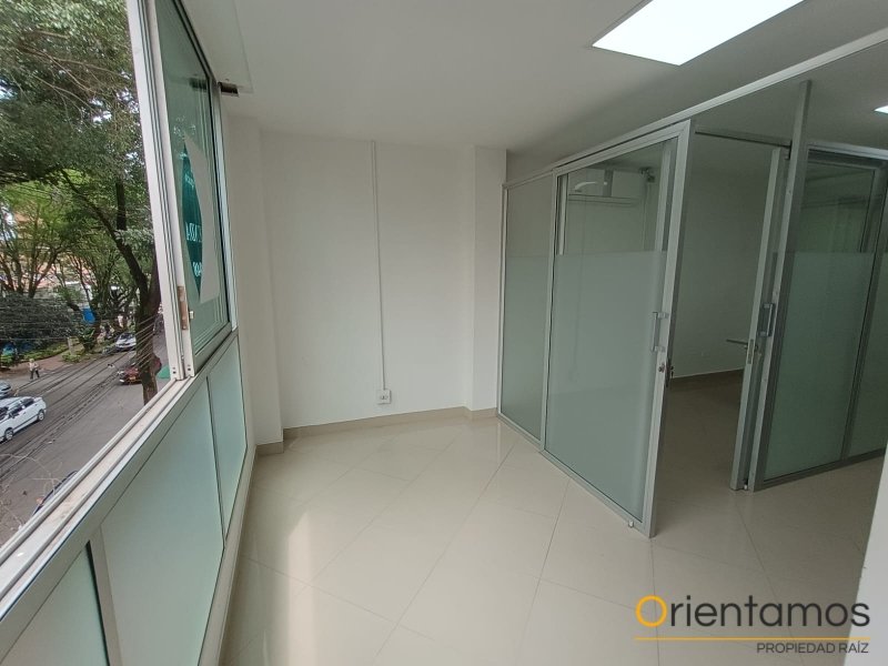 Oficina disponible para el arriendo en Medellín el codigo es 21325 foto numero 8