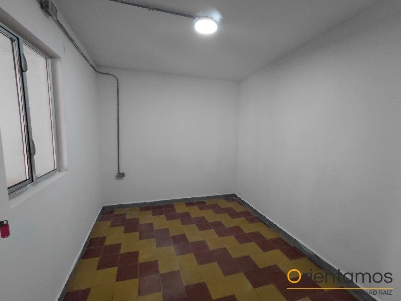 Casa-local disponible para el arriendo en Medellín el codigo es 16889 foto numero 24