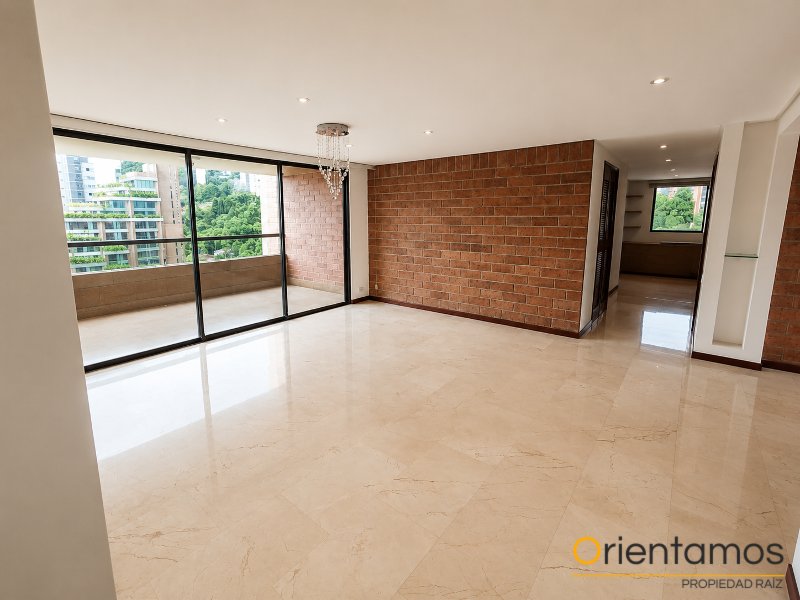 Apartamento disponible para el arriendo en Medellín el codigo es 21348 foto numero 3