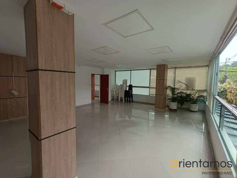 Oficina disponible para el arriendo en Medellín el codigo es 21323 foto numero 3