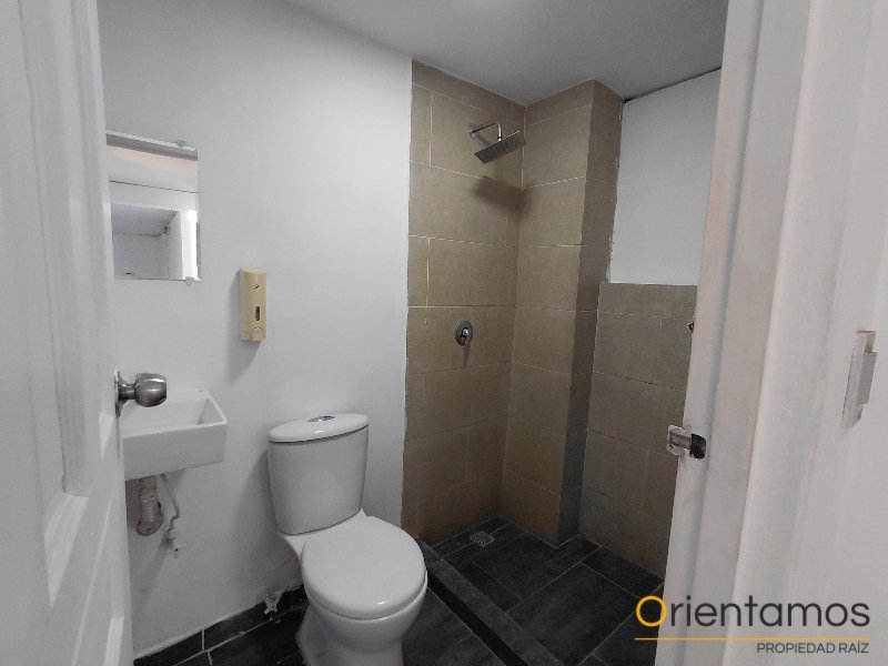 Casa-local disponible para el arriendo en Medellín el codigo es 16889 foto numero 25
