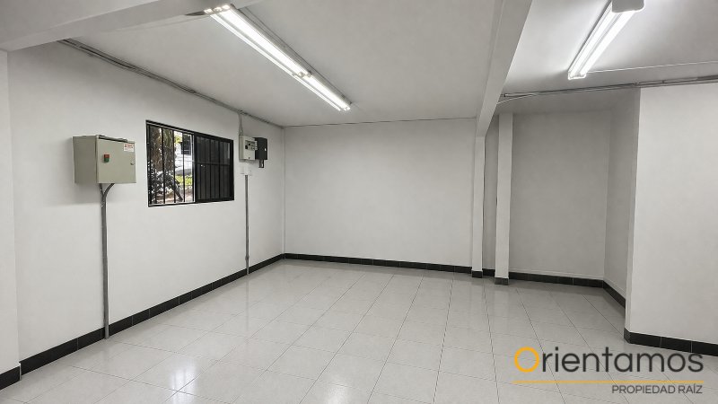 Bodega disponible para el arriendo en Medellín el codigo es 21083 foto numero 3