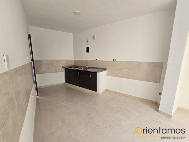 Casa disponible para el arriendo en Envigado el codigo es 21565 foto numero 3