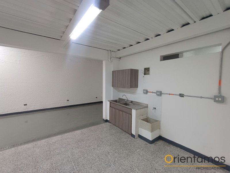 Casa-local disponible para venta o arriendo en Medellín el codigo es 19007 foto numero 12