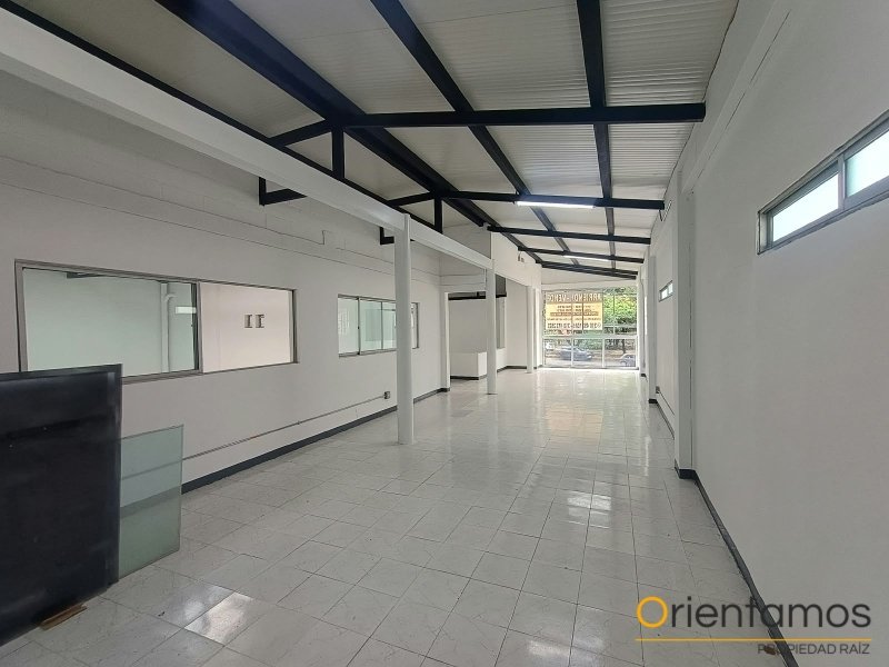 Casa-local disponible para venta o arriendo en Medellín el codigo es 19007 foto numero 9