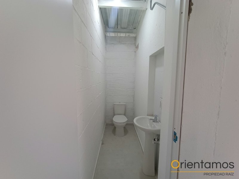 Casa-local disponible para venta o arriendo en Medellín el codigo es 19007 foto numero 16