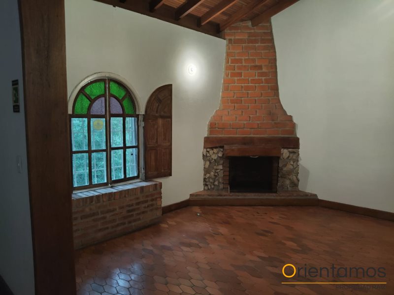 Casa-local disponible para el arriendo en Medellín el codigo es 20673 foto numero 3