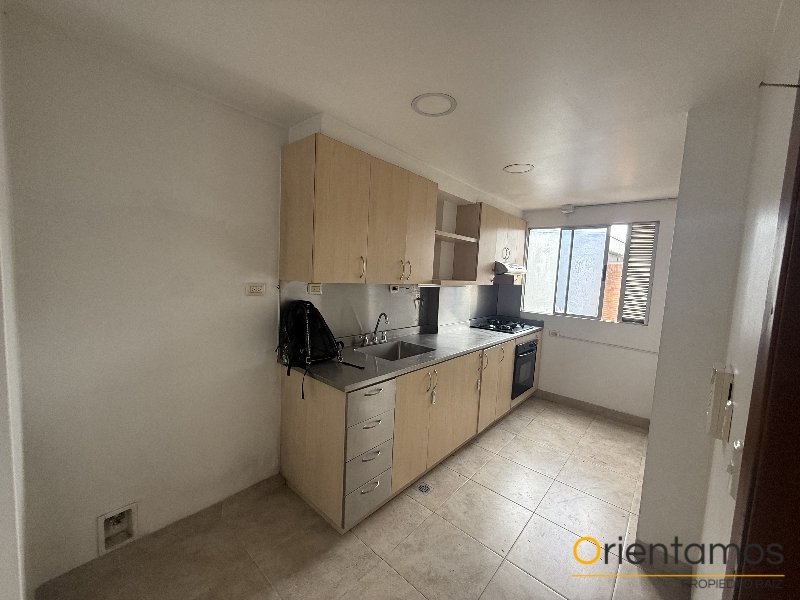 Casa disponible para venta o arriendo en Medellín el codigo es 21645 foto numero 4