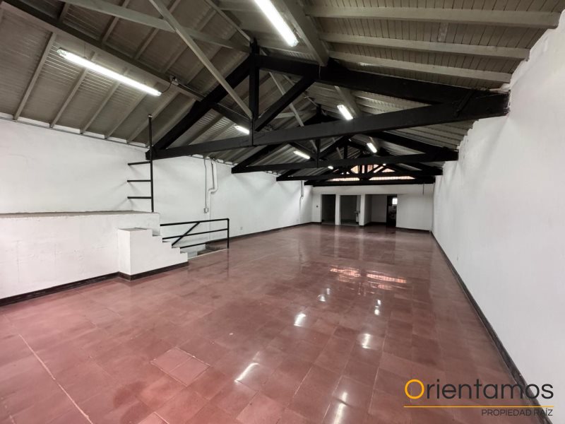 Bodega disponible para el arriendo en Medellín el codigo es 15809 foto numero 2