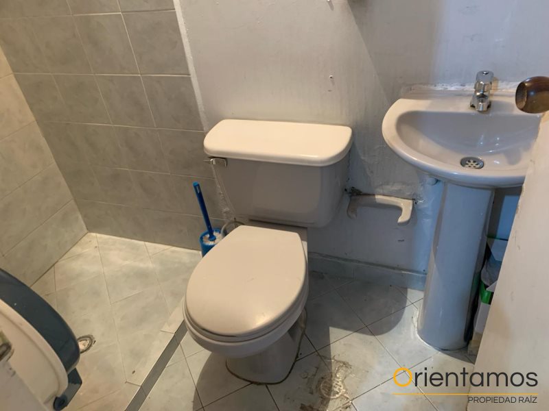 Casa-local disponible para el arriendo en Medellín el codigo es 19011 foto numero 12