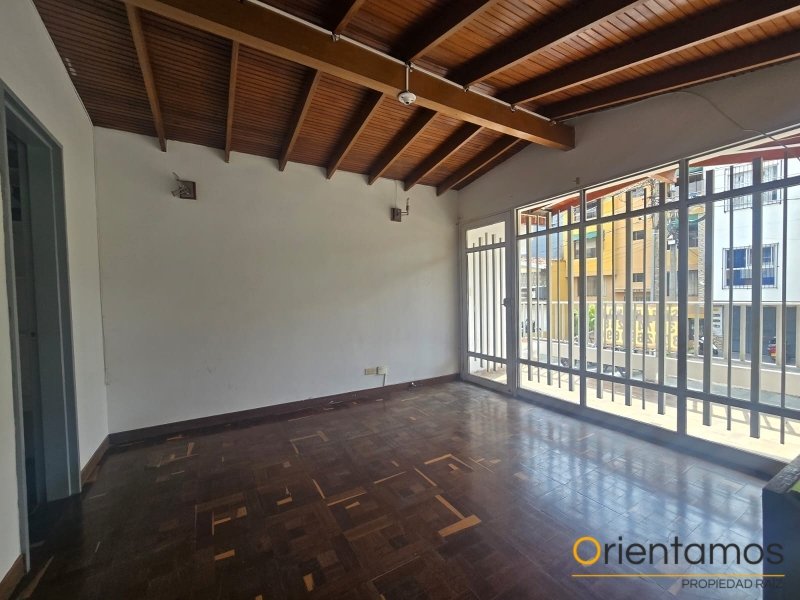 Casa-local disponible para el arriendo en Medellín el codigo es 20624 foto numero 8