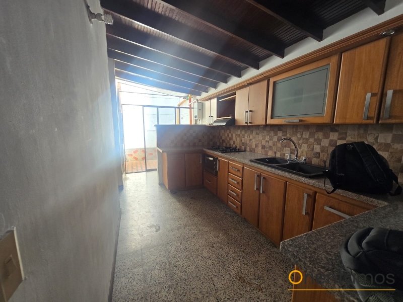 Casa-local disponible para el arriendo en Medellín el codigo es 20624 foto numero 6