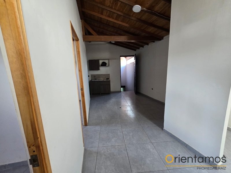 Apartamento disponible para el arriendo en Medellín el codigo es 21541 foto numero 2