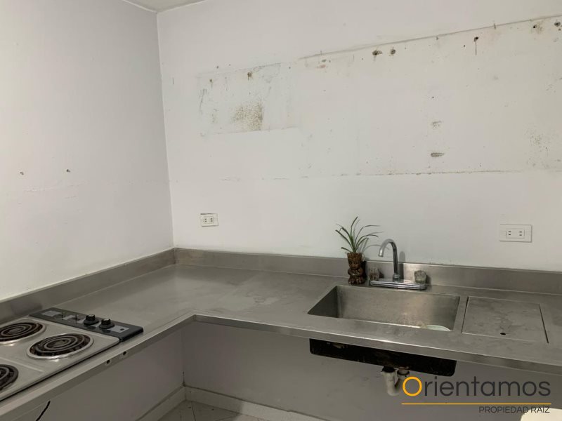 Casa-local disponible para el arriendo en Medellín el codigo es 19011 foto numero 6