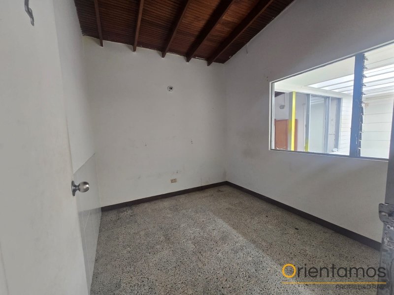Casa-local disponible para el arriendo en Medellín el codigo es 20624 foto numero 19