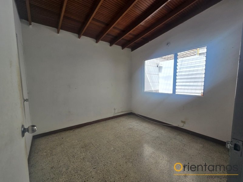 Casa-local disponible para el arriendo en Medellín el codigo es 20624 foto numero 21