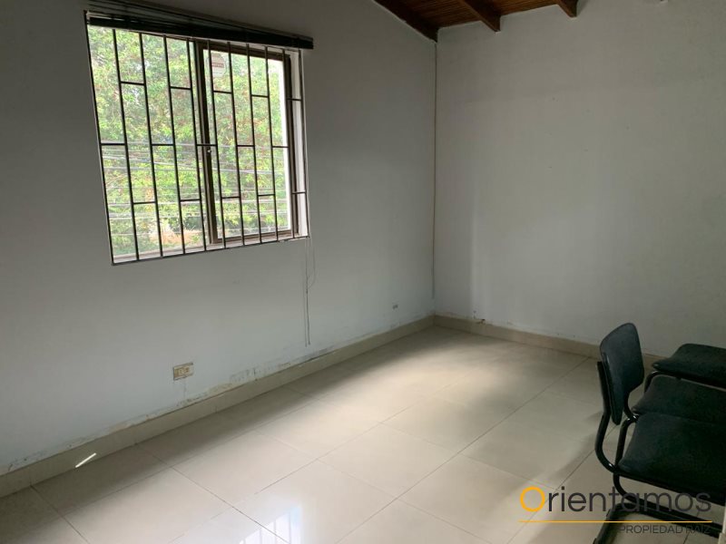 Casa-local disponible para el arriendo en Medellín el codigo es 19011 foto numero 8