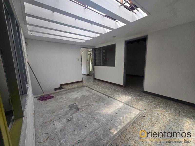 Casa-local disponible para el arriendo en Medellín el codigo es 20624 foto numero 24