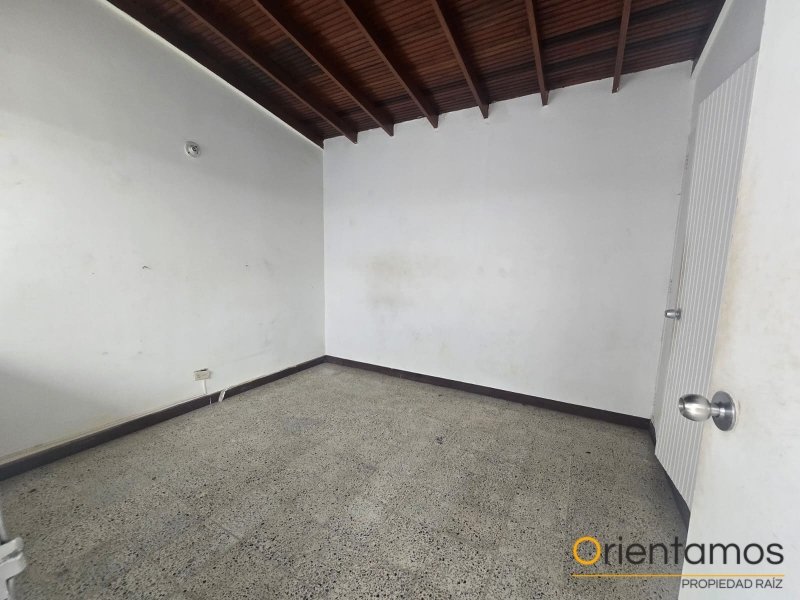 Casa-local disponible para el arriendo en Medellín el codigo es 20624 foto numero 23