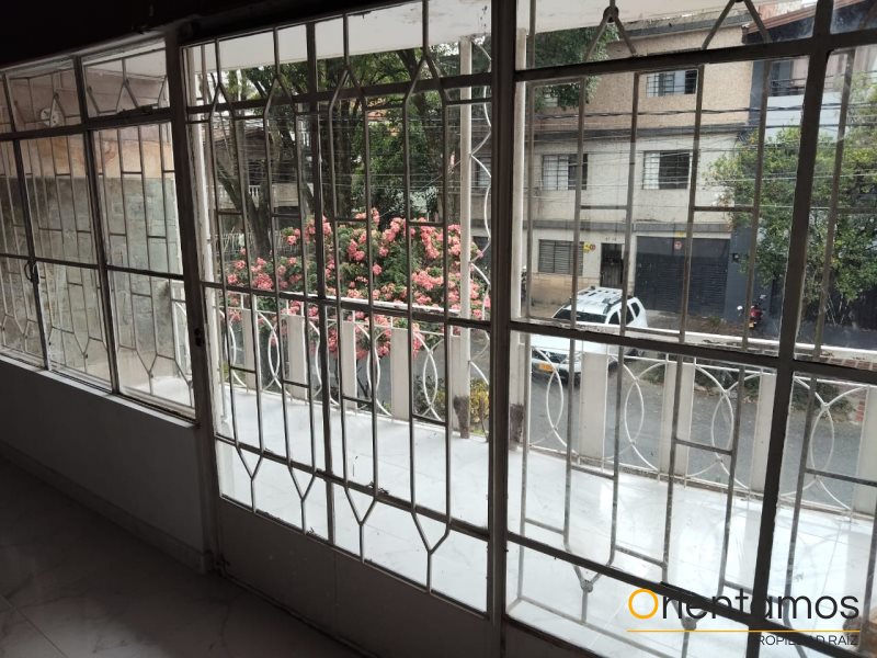 Casa-local disponible para el arriendo en Medellín el codigo es 20713 foto numero 5
