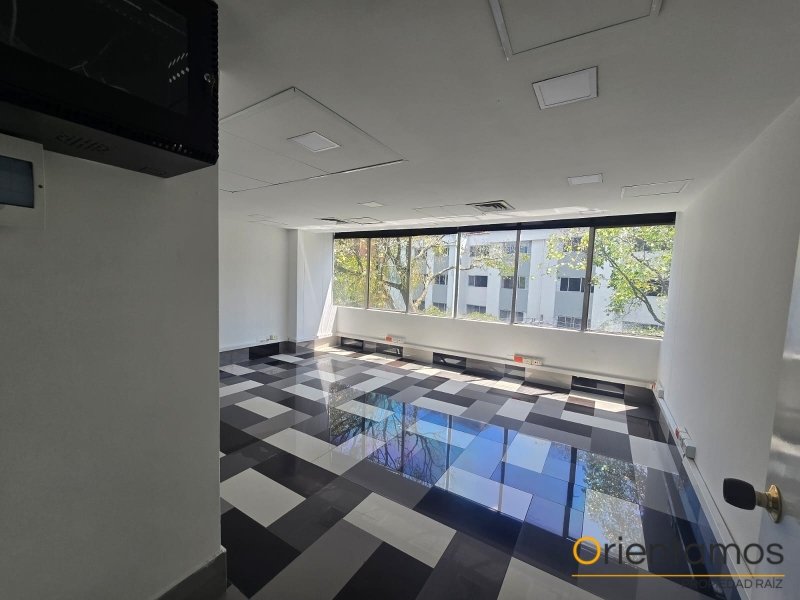 Oficina disponible para el arriendo en Medellín el codigo es 14748 foto numero 3