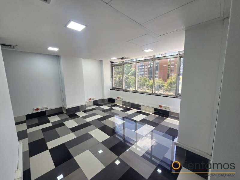 Oficina disponible para el arriendo en Medellín el codigo es 14748 foto numero 2