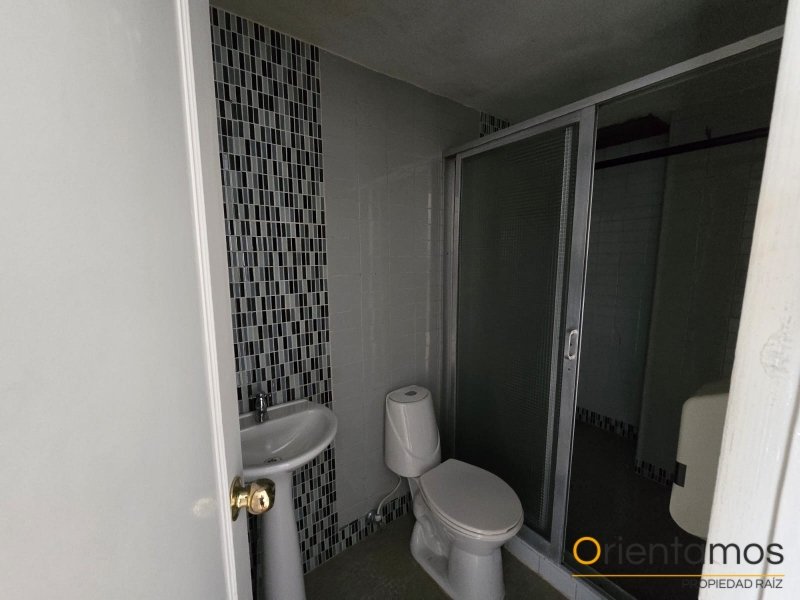 Casa-local disponible para el arriendo en Medellín el codigo es 21179 foto numero 13