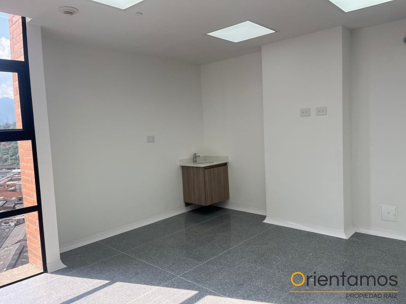 Oficina disponible para el arriendo en Medellín el codigo es 20903 foto numero 6