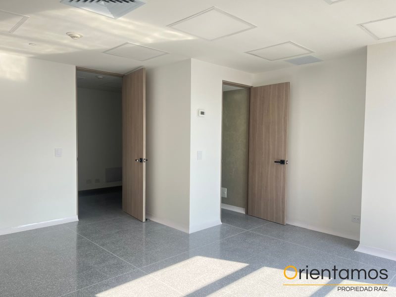 Oficina disponible para el arriendo en Medellín el codigo es 20903 foto numero 4
