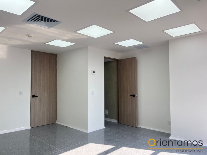 Oficina disponible para el arriendo en Medellín el codigo es 20903 foto numero 3