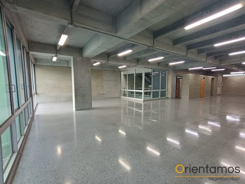 Local disponible para el arriendo en Medellín el codigo es 21109 foto numero 2