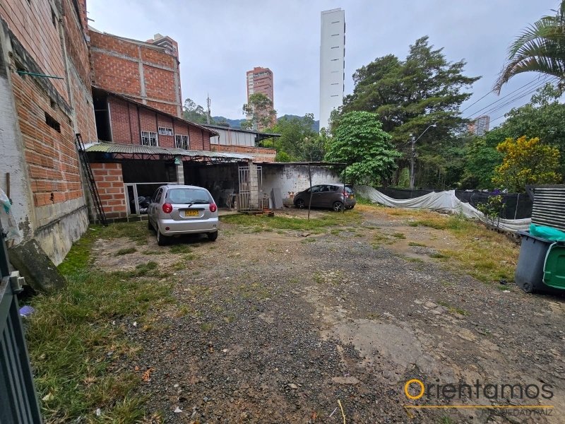 Casa-local disponible para el arriendo en Medellín el codigo es 21263 foto numero 23