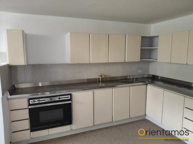 Apartamento disponible para el arriendo en Medellín el codigo es 20717 foto numero 3